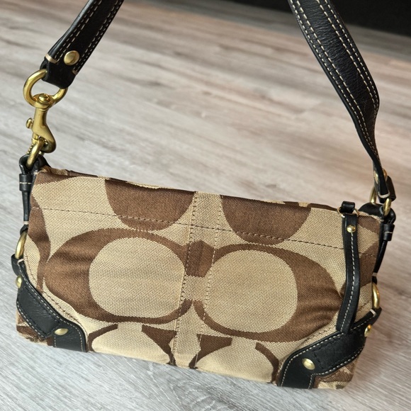 “Carly” Coach shoulder bag SOLDDDDDD - Picture 3 of 9